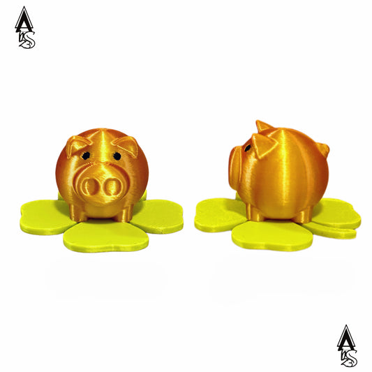 Glücksbringer Schweinchen auf Kleeblatt